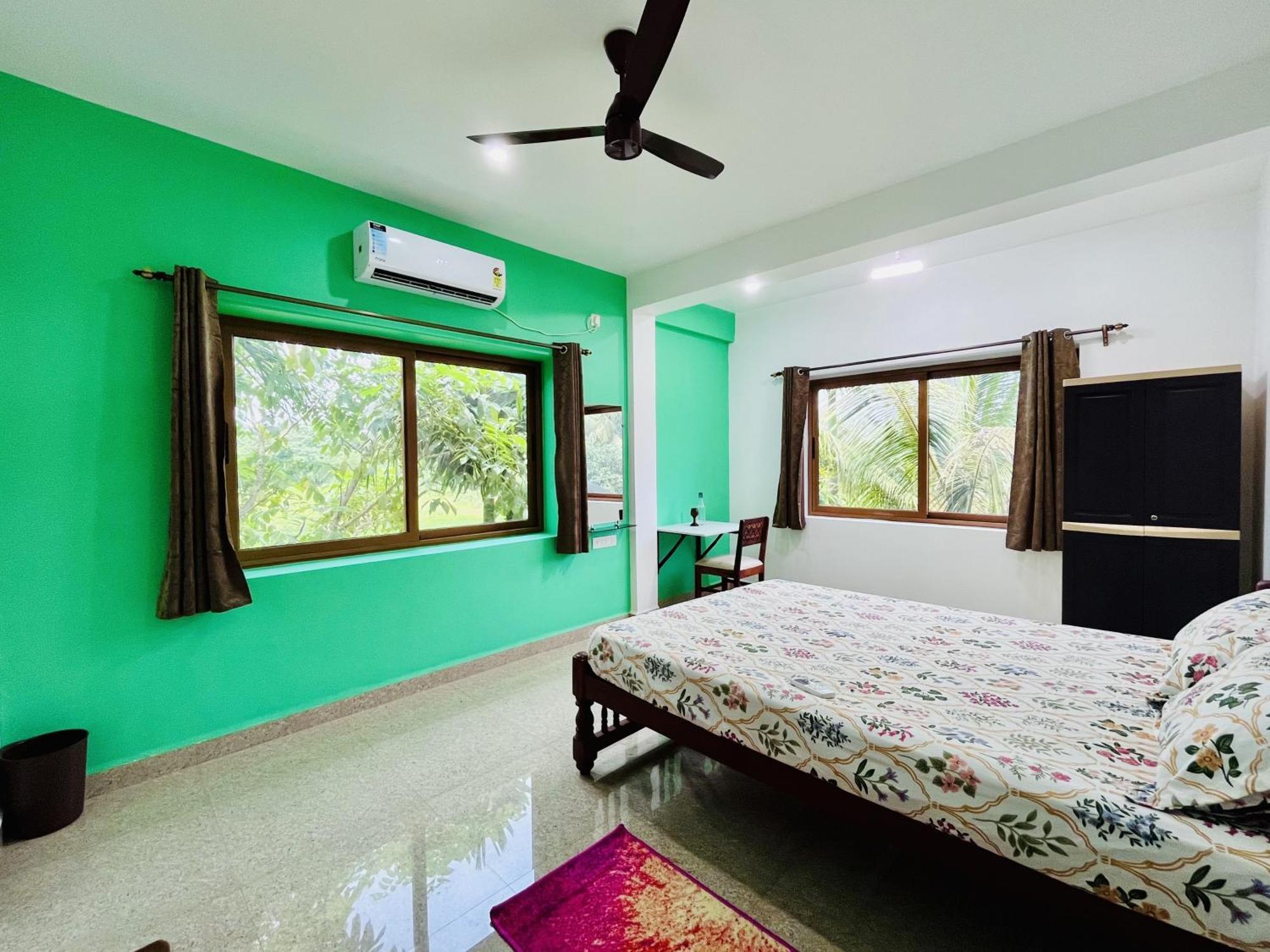 Happy Moon Homestay Aldona Экстерьер фото