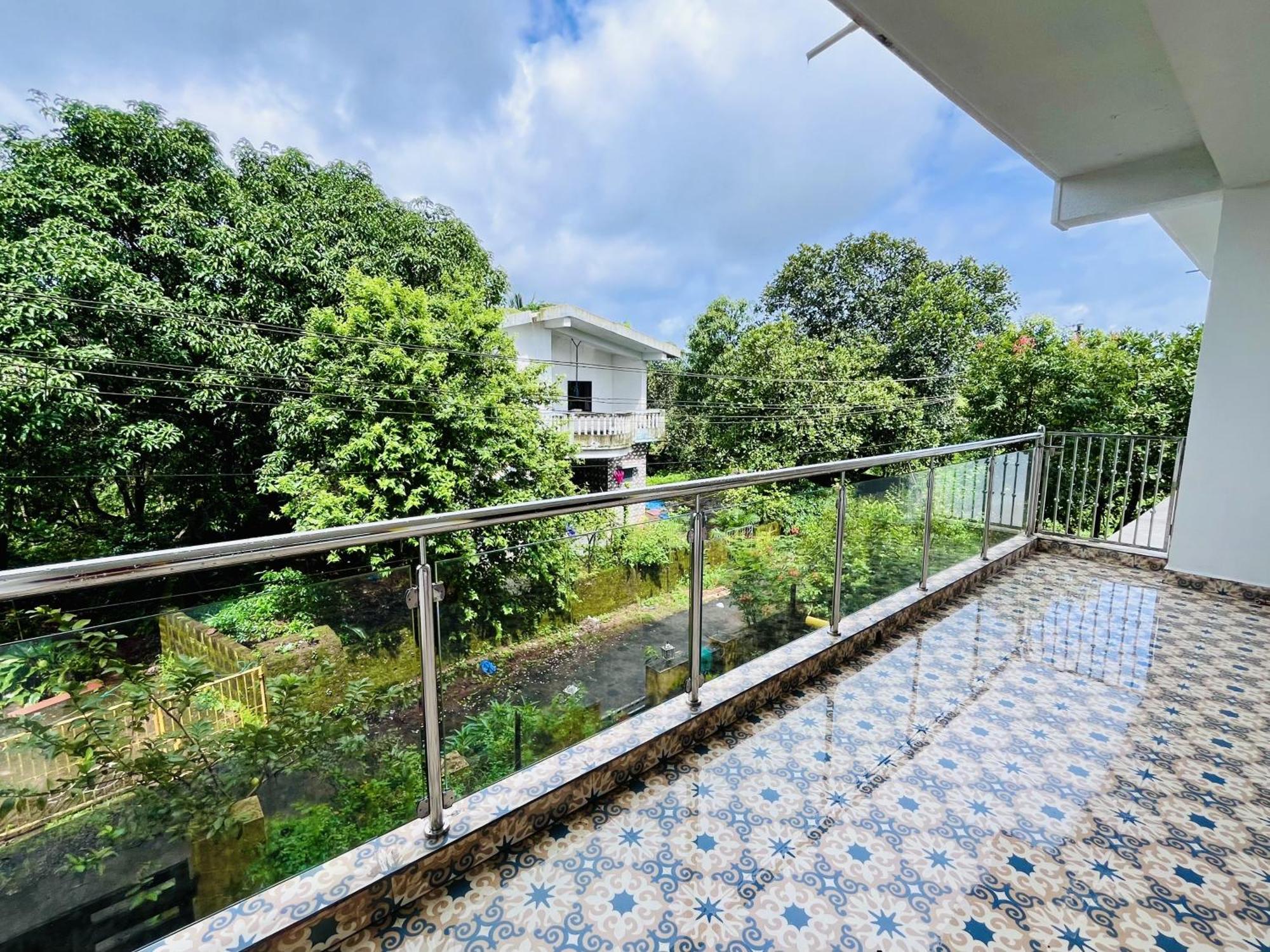 Happy Moon Homestay Aldona Экстерьер фото